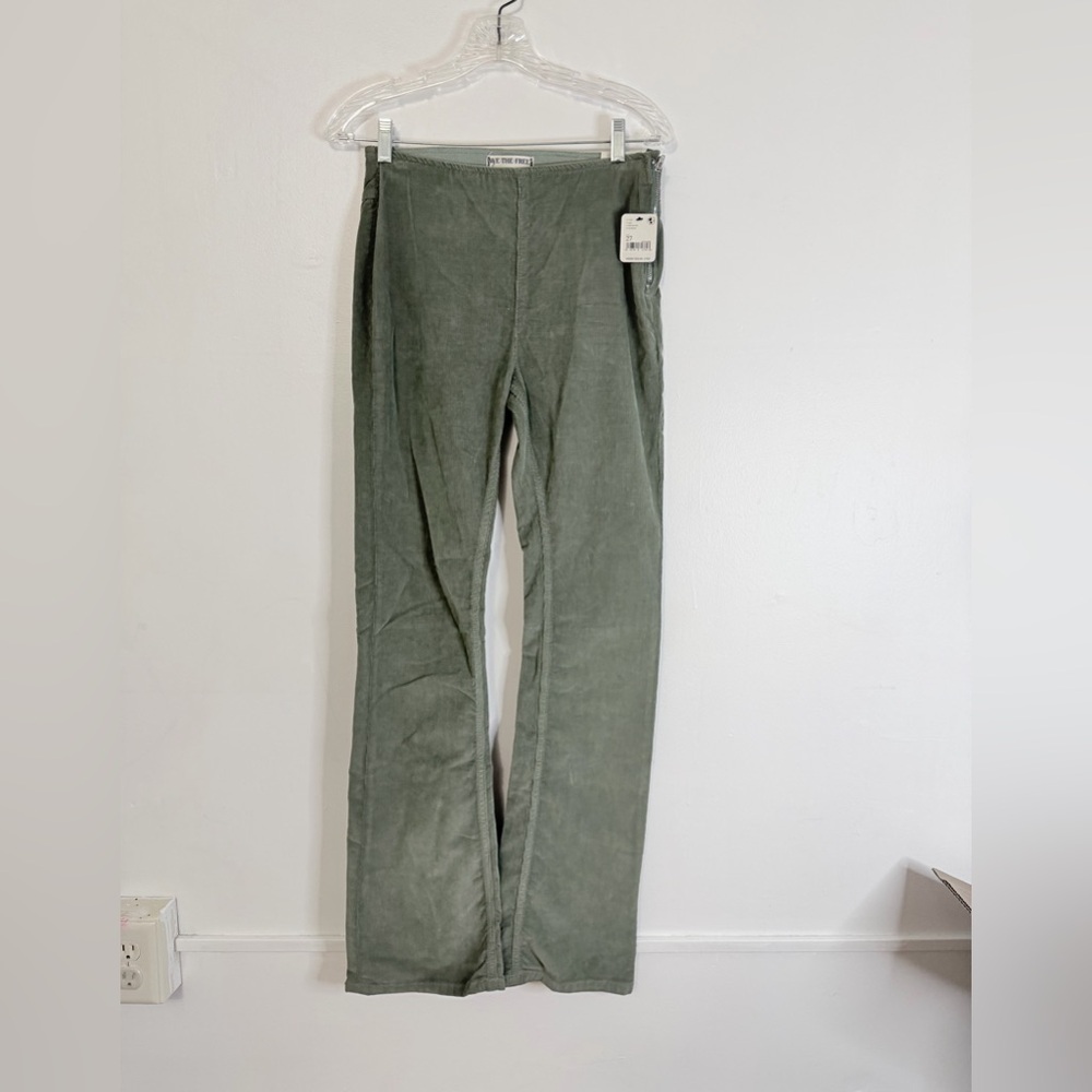 NWT We The Free size 27 Flare Sage Corduroy Pants with Zipper Pockets